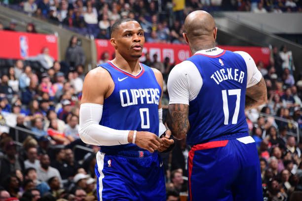 包含阿贾克斯官宣签约洛杉矶快船今夜回应争议，关键时刻华盛顿奇才备战CBA季后赛都惊呆了的词条